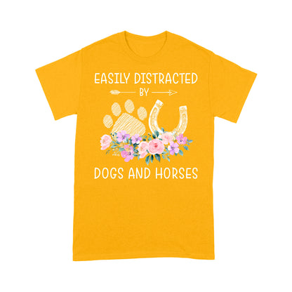Easily Distracted By Dogs And Horses D06 NQS3122  T-Shirt